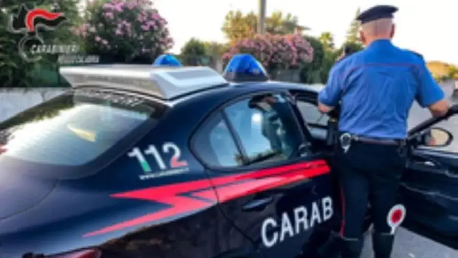 Gioia Tauro, vendita illegale di alcolici:  due persone denunciate
