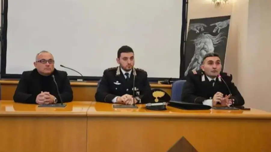 Prevenire e contrastare le truffe agli anziani: a Sersale incontro col capitano Gambuto