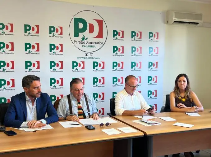 Lamezia, presentato il saggio di Michele Drosi: “50 anni di regionalismo” tra crisi e prospettive di riforma