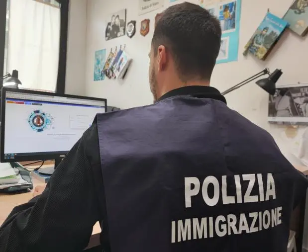 Reggio, rimpatriato un cittadino bielorusso dopo 16 anni di reclusione 