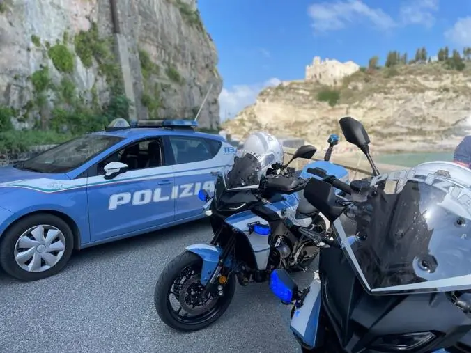 Tropea, commercio abusivo in area turistica: DASPO urbano di un anno per cittadina straniera