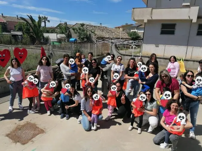 images Festa della Mamma speciale nel plesso Chiaravalloti dell'Istituto Comprensivo Cropani-Simeri Crichi