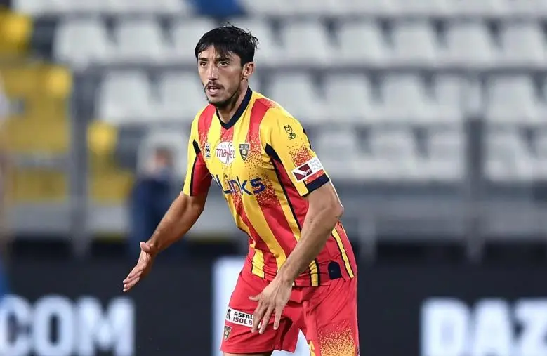 Serie C, Daspo per un calciatore del Benevento: lanciò una bottiglia contro i tifosi del Crotone