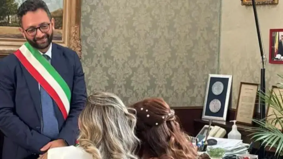 Catanzaro, celebrata la prima unione civile fra due donne 
