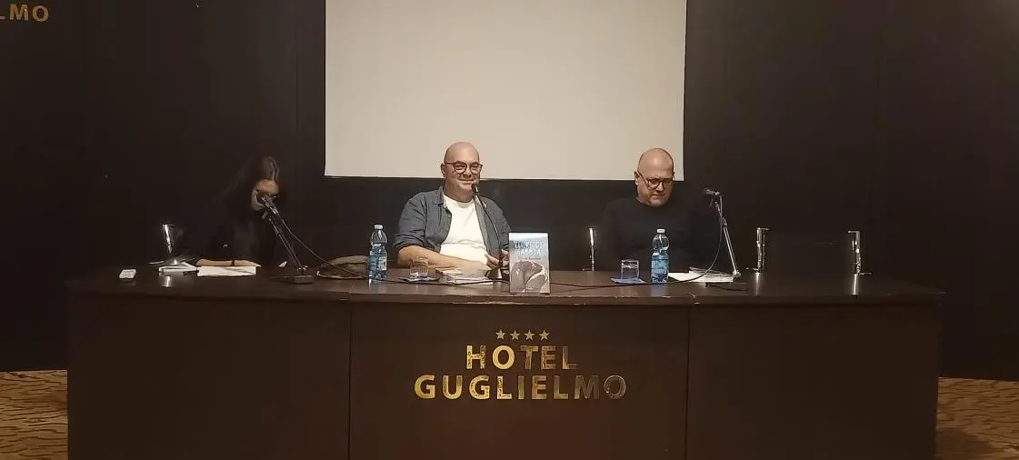 images Libri e Bollicine: ripartita la rassegna con la presentazione di “Cuore di sabbia” di Flavio Iacones