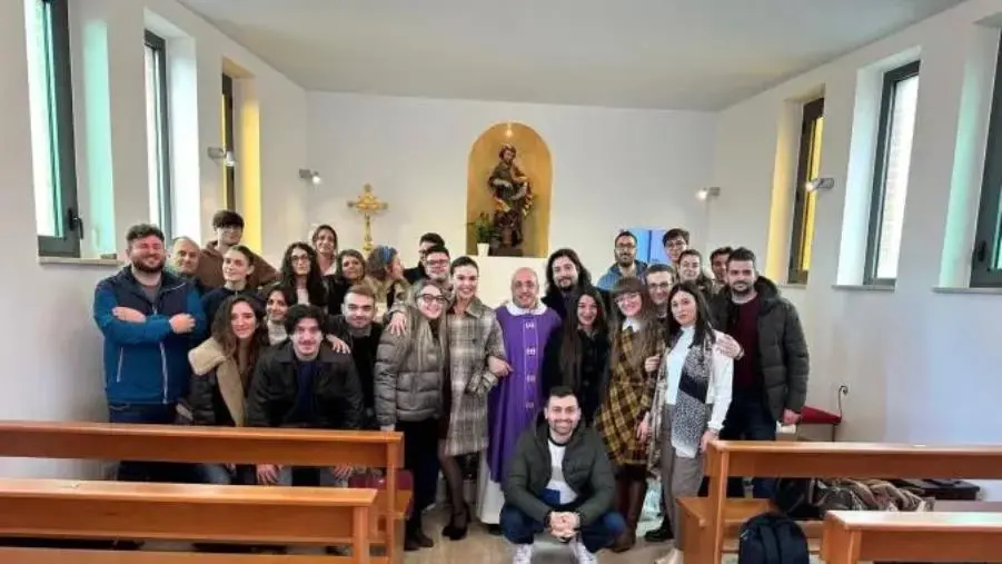 images Catanzaro, all'UMG la messa per gli universitari, don Corapi: "Siate pieni di speranza"