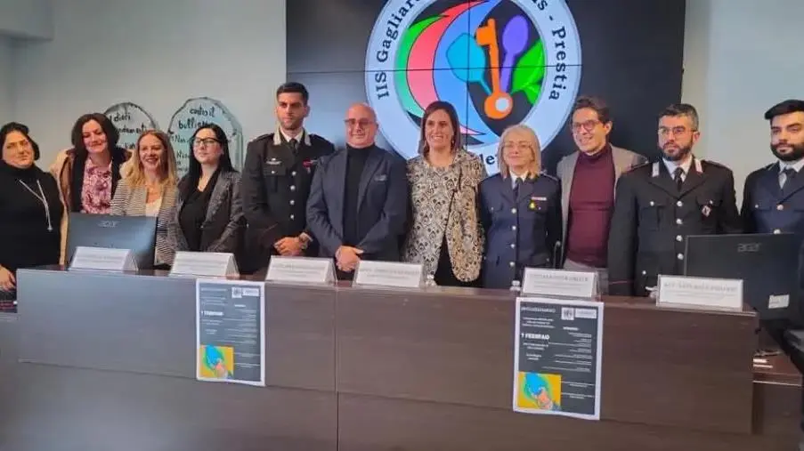 Vibo Valentia, scuola e istituzioni unite contro il bullismo e il cyberbullismo
