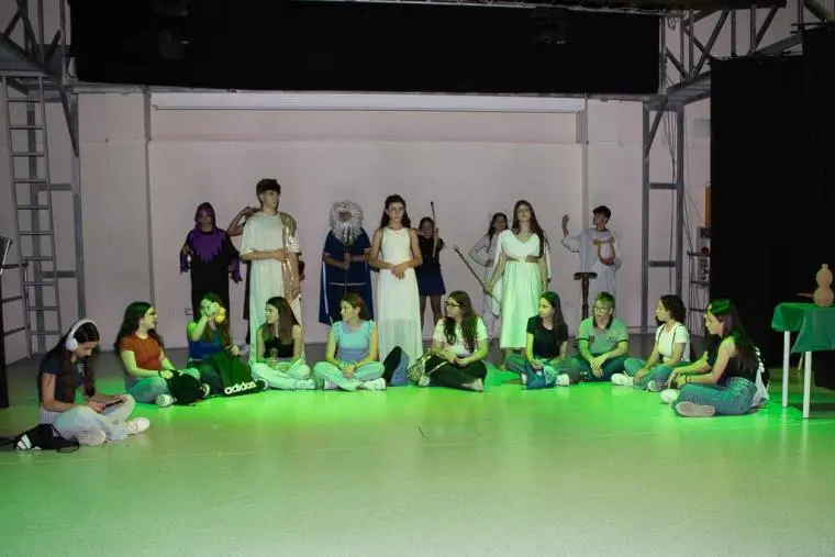 Lamezia, gli studenti dell’Ardito Don Bosco mettono in scena “Una notte al museo” in lingua inglese