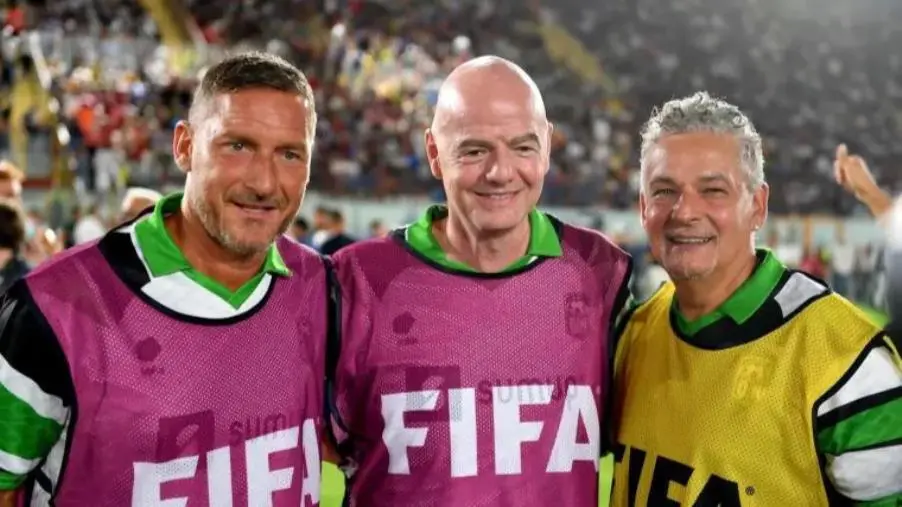 Reggio Calabria, 20mila cuori al "Granillo" per "Operazione Nostalgia" con Baggio e Totti