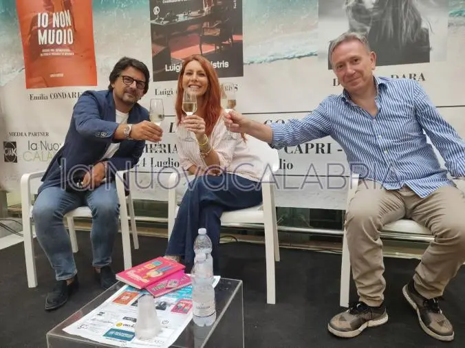 "Libri & Bollicine": Valentina Gemelli presenta a Catanzaro il suo libro "L'Uomominkia"