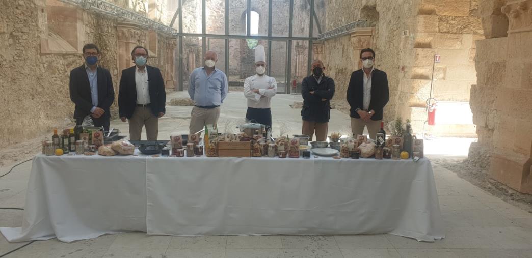 images Cosenza. WineArt Festival: al Castello Svevo protagonisti produttori, vino e cultura