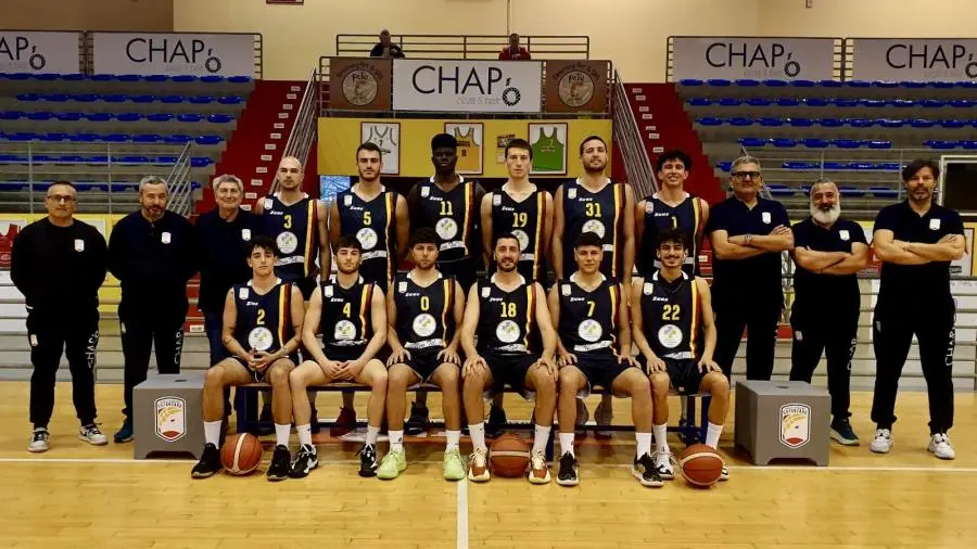 Catanzaro, al Pala Pulerá la festa dei giallorossi del basket per il primo posto in Campionato  