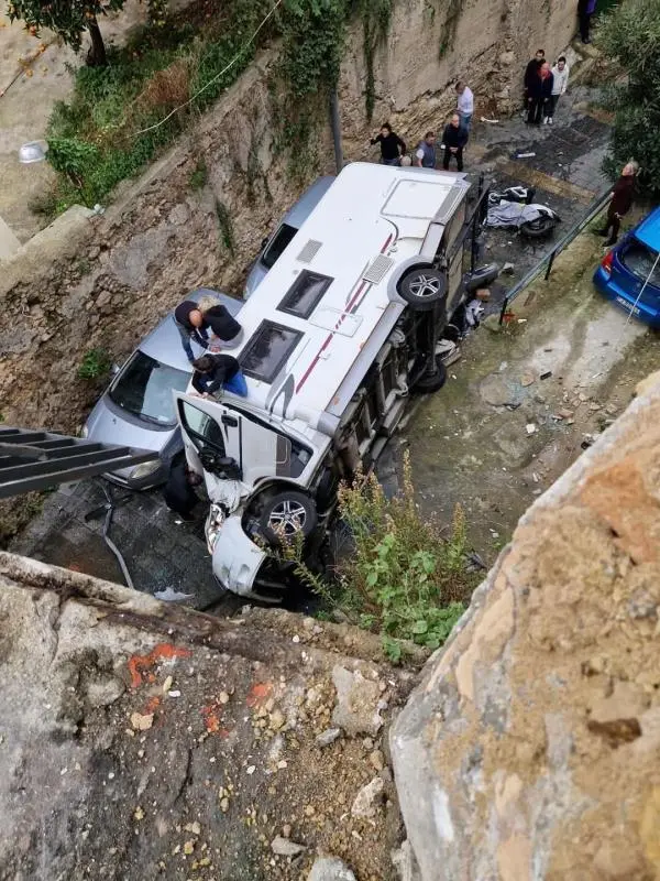 Camper precipita da un ponte a Pizzo: un morto e una ferita 