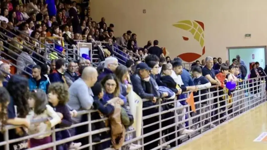 images Doppio successo per Basket Academy Catanzaro: Pala Pulerá gremito e Cus Palermo battuto 