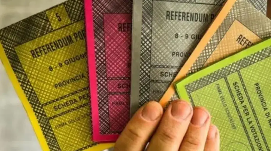 Oggi e domani la "due giorni" del voto referendario con la suspense del quorum e del "si" e del "no”