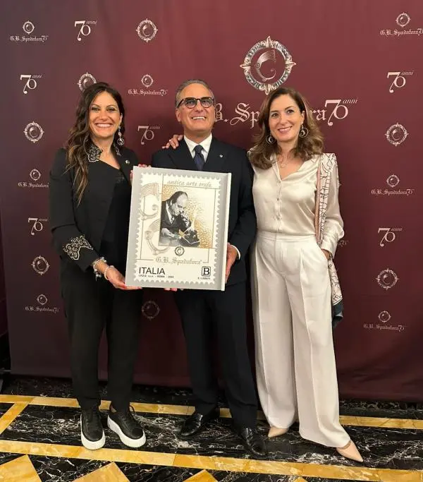 Roma, francobollo dedicato al maestro orafo Spadafora, Succurro: “Un sigillo d’amore verso San Giovanni in Fiore”