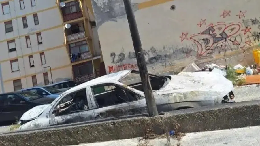 images Degrado e blackout in Viale Isonzo a Catanzaro, Riccio: “Non si può lasciare un quartiere al buio e nell’abbandono”
