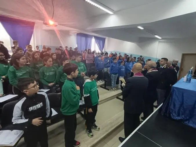 images Lamezia, Il rispetto delle regole al centro dell’incontro promosso
da Polizia e Anps  
con gli alunni della scuola Primaria   