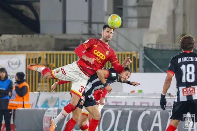 images Giallorossi a testa bassa in vista della gara col Brescia: differenziato per Iemmello