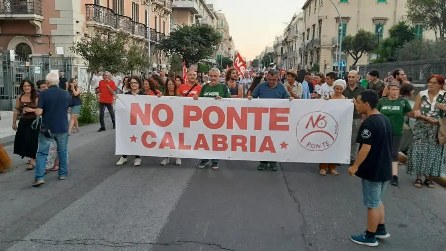 images A Messina la manifestazione del comitato No Ponte sullo Stretto