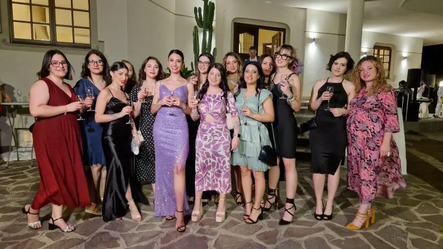 Il party di Divina che festeggia i suoi primi 10 anni di estetica a Catanzaro