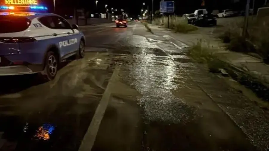 images Catanzaro, disagi ed interruzione idrica in viale Crotone per una perdita 
