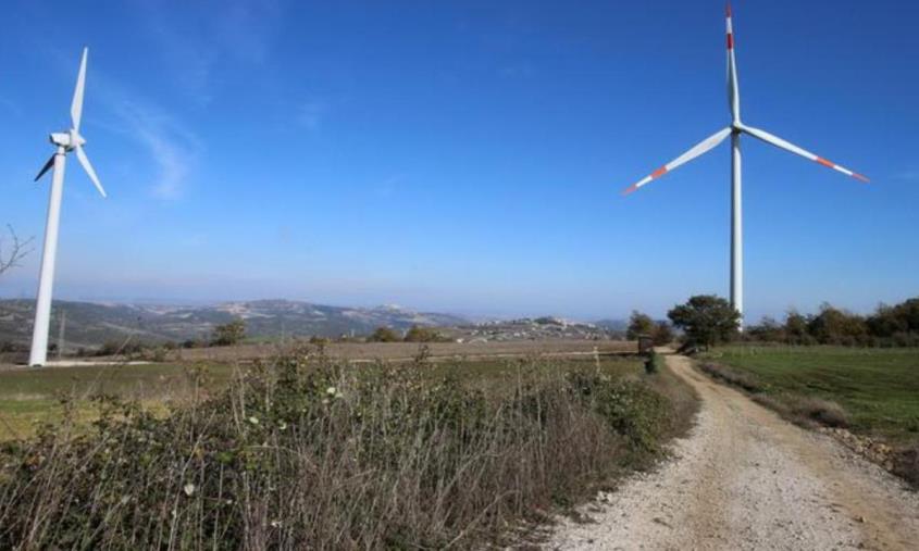 images Anche a Palermiti si parla di eolico: progetto per 5 turbine in località "Bruvarito"
