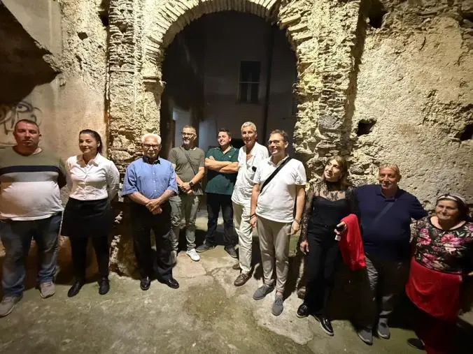 Le bellezze, le opere d'arte e i prodotti tipici di Zagarise entusiasmano il Principe Fulco Ruffo di Calabria