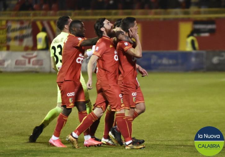 images Us Catanzaro 1929, doppia seduta al PoliGiovino mentre sale l'attesa in vista del match con il Bari