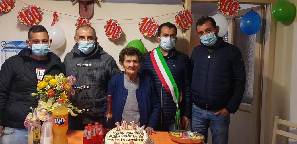 images Belcastro. Nonna Elisabetta compie 101 anni