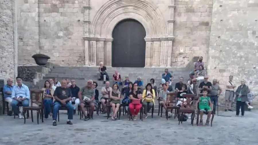 Cropani, Enzo Bubbo presenta “Siamo fatti di parole” e apre la rassegna “Serate in borgo”