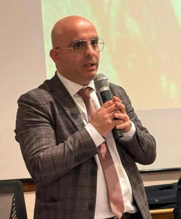 Pisano (FdI): "Anche sulle isole ecologiche Amministrazione Fiorita fuori uso"