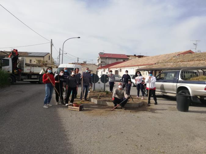 images Cropani. L'Associazione 'Primo Maggio' celebra l'appuntamento adottando "Corso Francesco Chiaravalloti"