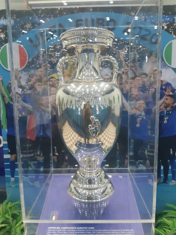 Oggi a Catanzaro la Coppa dell'Europeo 2021 vinta dagli Azzurri di Roberto Mancini 