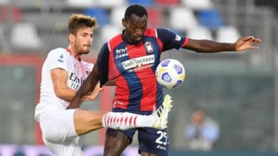 images Parte male il Crotone: allo "Scida" i rossoneri superano 2 a 0 i pitagorici 