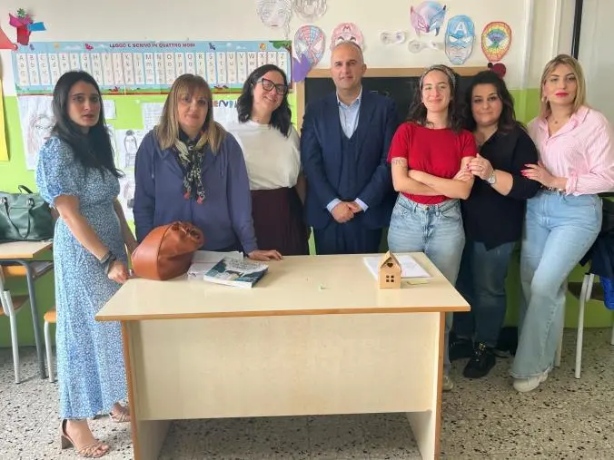 “La guerra non racconta favole”: l'IC "Mater Domini - Catanzaro Nord Est Manzoni" incontra l’autrice De Marco e l’illustratrice Tassoni