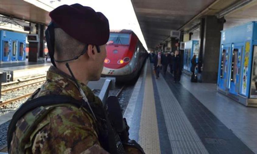 Trasporti, militari unici esclusi dall'esenzione del biglietto sui treni