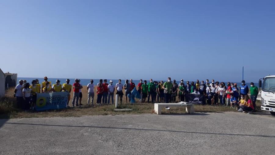 images Successo per l'iniziativa "Giornata ecologica 2021". A Sellia Marina amministrazione, cittadini e associazioni insieme per l'ambiente