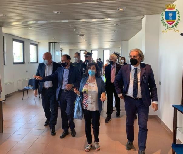 images Crotone. Inaugurato l'Hub vaccinale all'aeroporto "Pitagora" (FOTO)