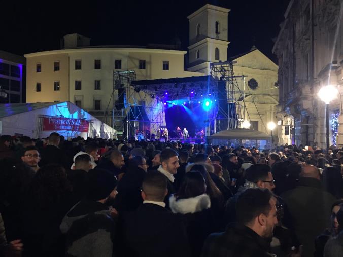 images Capodanno 2020 a Catanzaro: inizia la festa. Migliaia in piazza (VIDEO)