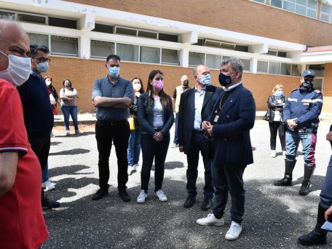 images Terme Luigiane. Spirlì ai lavoratori: "Il nostro impegno è trovare soluzione"