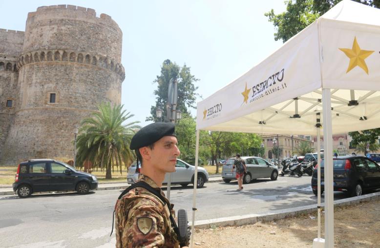 images Reggio Calabria, smarrito un bambino: ritrovato dai soldati in servizio dell’operazione “Strade Sicure”