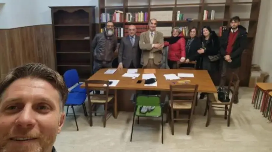 images Nasce la Biblioteca Comunale di Cropani: la soddisfazione del sindaco Raffaele Mercurio