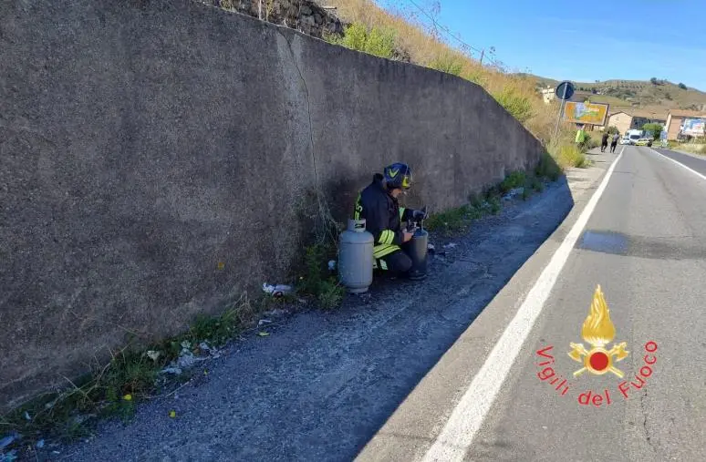 Catanzaro, si ribalta una bombola di gas sul furgone del catering: in salvo i passeggeri