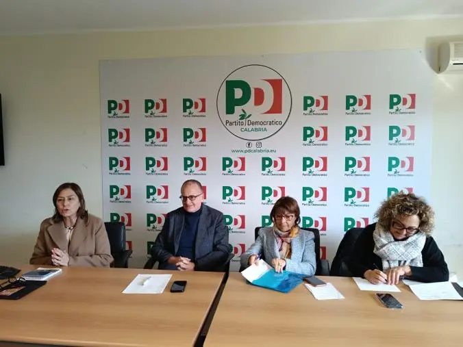 Presentata a Lamezia la proposta di legge della consigliera Bruni (PD) contro la violenza di genere