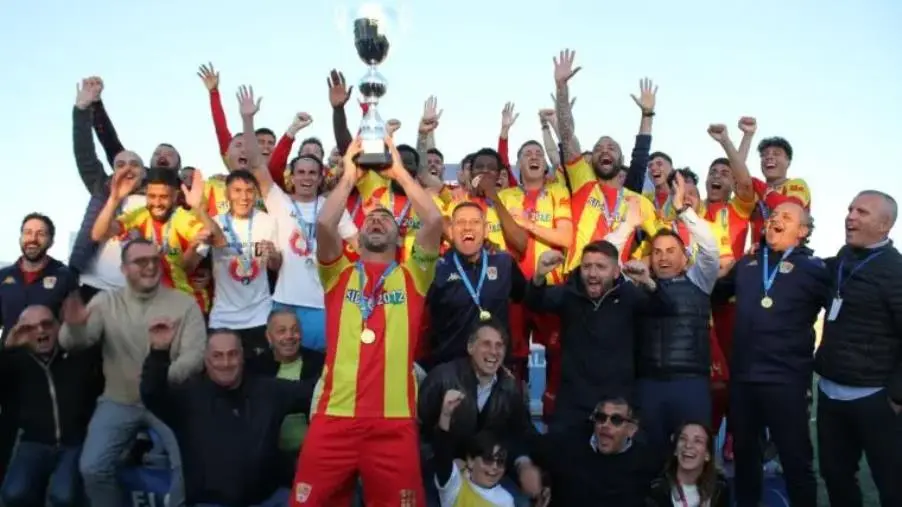Calcio, Double del Sambiase: ai giallorossi il Trofeo Supercoppa della Regione