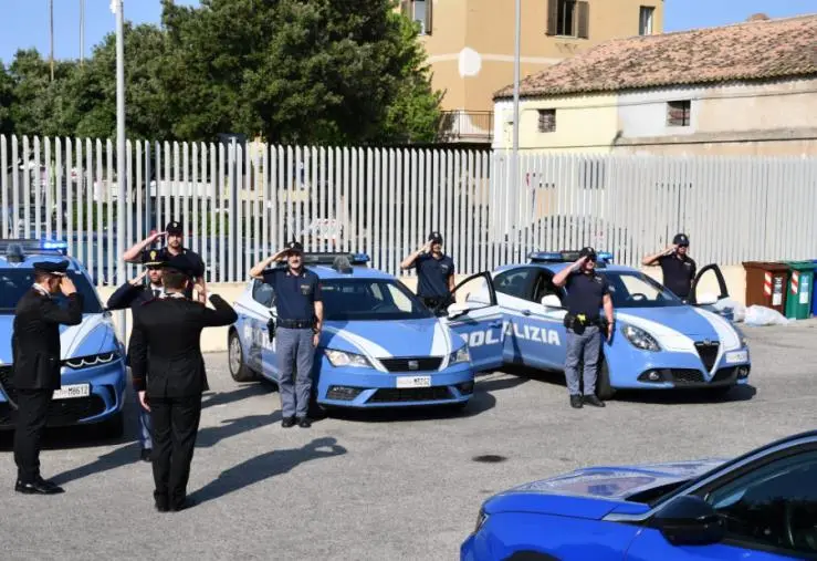Uccisione del Brigadiere Carlo Legrottaglie, la polizia di Crotone rende onori ai carabinieri 
