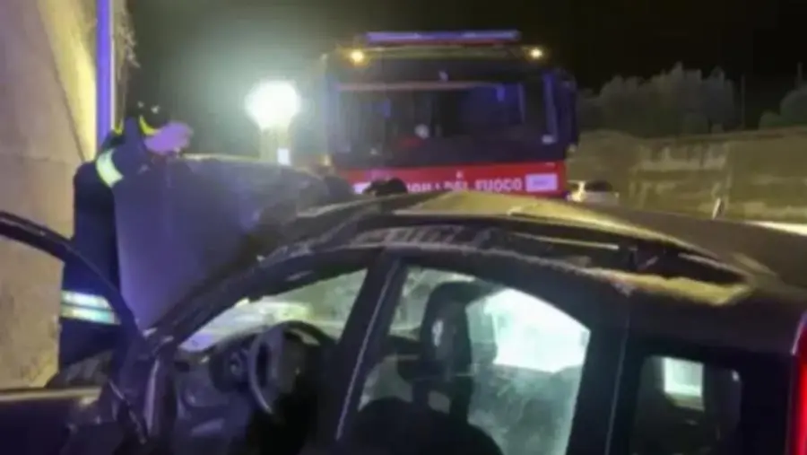Catanzaro, testacoda a Viale de Filippis: ragazza illesa
