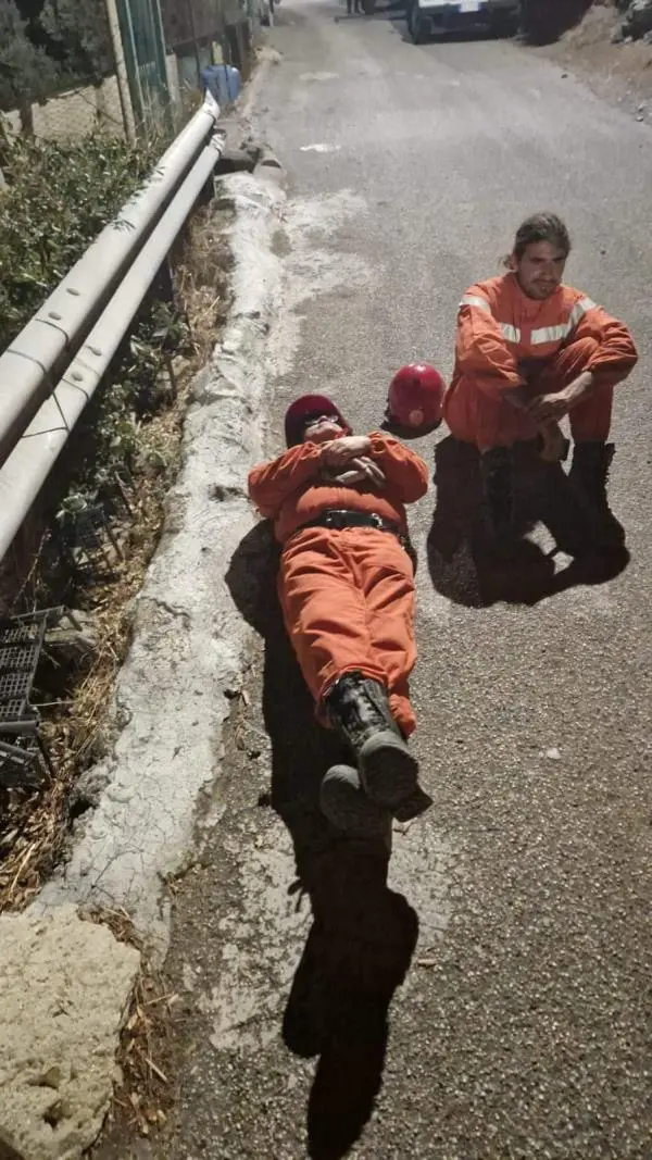 images Incendio Gimigliano, l'associazione Diavoli Rossi di Tiriolo: "Non si può scaricare tutto sui volontari"