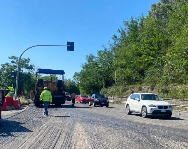 images Catanzaro, in assetto definitivo la rotatoria di via Lucrezia della valle all’altezza di via della Stazione
